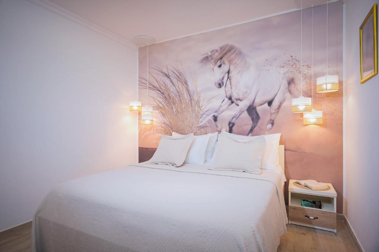 Villa Capitis In The Center- Luxury Apartment With Swimming Pool Hvar Town Kültér fotó