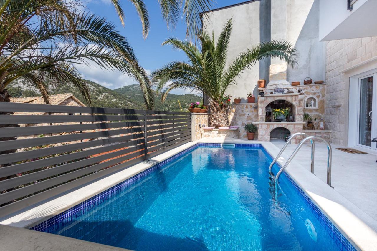 Villa Capitis In The Center- Luxury Apartment With Swimming Pool Hvar Town Kültér fotó