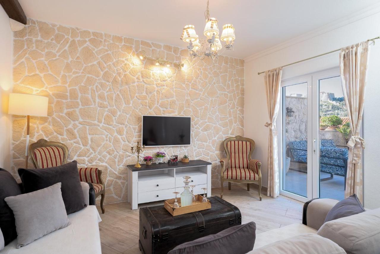 Villa Capitis In The Center- Luxury Apartment With Swimming Pool Hvar Town Kültér fotó
