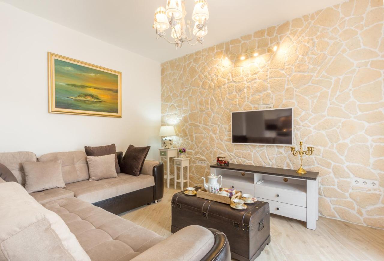 Villa Capitis In The Center- Luxury Apartment With Swimming Pool Hvar Town Kültér fotó