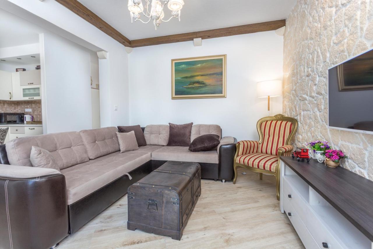 Villa Capitis In The Center- Luxury Apartment With Swimming Pool Hvar Town Kültér fotó
